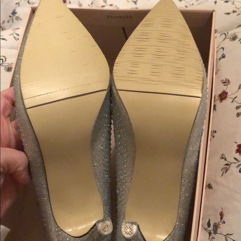 Silver flower Rhinestone shoes - Picture 4 of 5